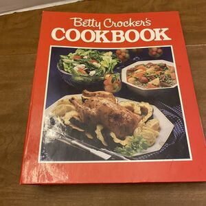 Betty Crocker's Cookbook 5 Ring Hardcover Index Binder
